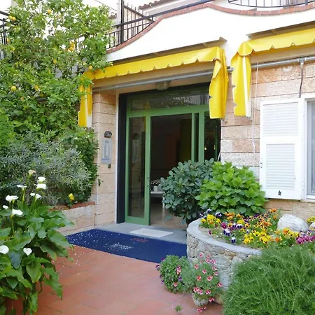Apartment Dei Fiori - Ili02221-cyc
